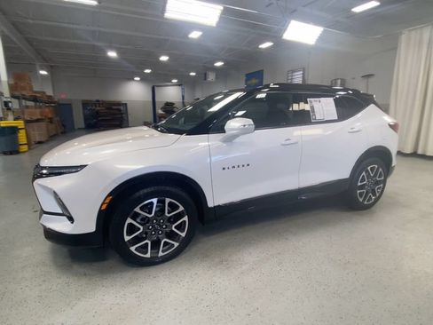 Certified 2023 Chevrolet Blazer RS w/ LPO, Floor Liner Package AWD/4WD image 6