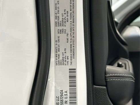 New 2025 Jeep Grand Cherokee L Altitude image 12