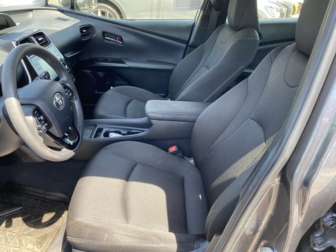 Used 2021 Toyota Prius LE FWD image 14