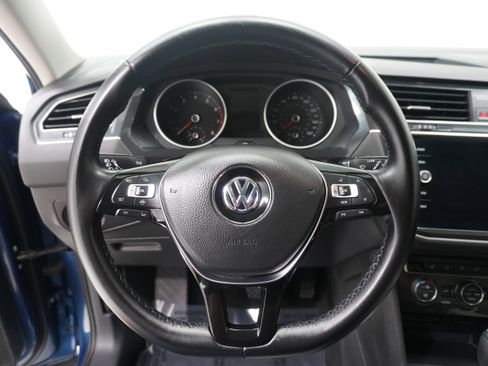 Used 2019 Volkswagen Tiguan SE image 16