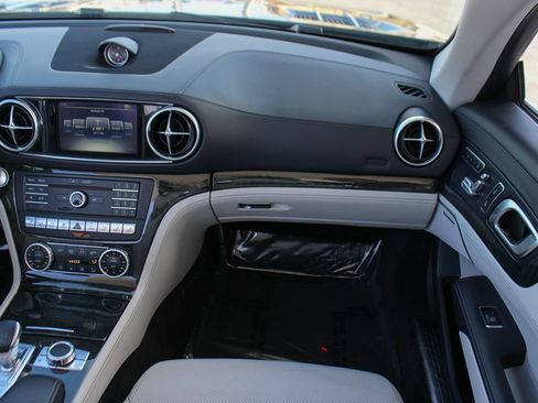 Used 2018 Mercedes-Benz SL 550 image 21
