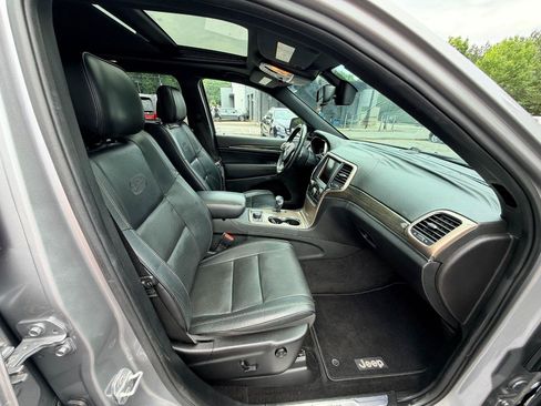 Used 2014 Jeep Grand Cherokee Overland AWD/4WD image 15