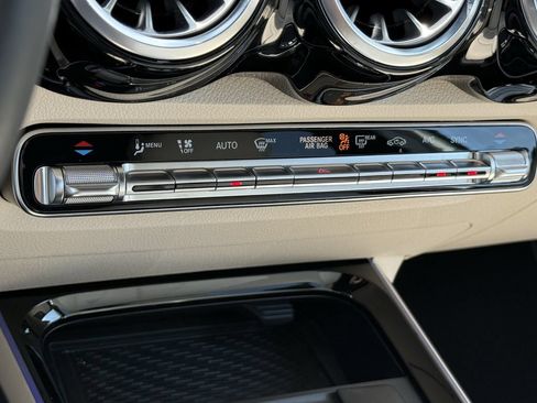 Certified 2025 Mercedes-Benz GLB 250 4MATIC image 30