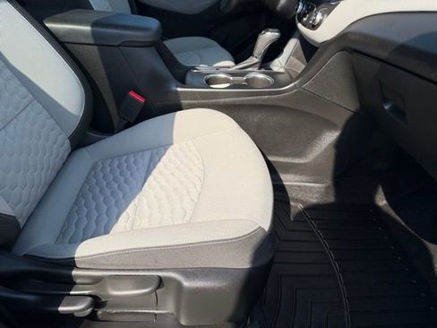 Certified 2021 Chevrolet Equinox LS w/ LS Convenience Package FWD image 13
