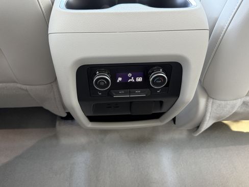 New 2026 Buick Enclave Avenir w/ Super Cruise Package FWD image 29
