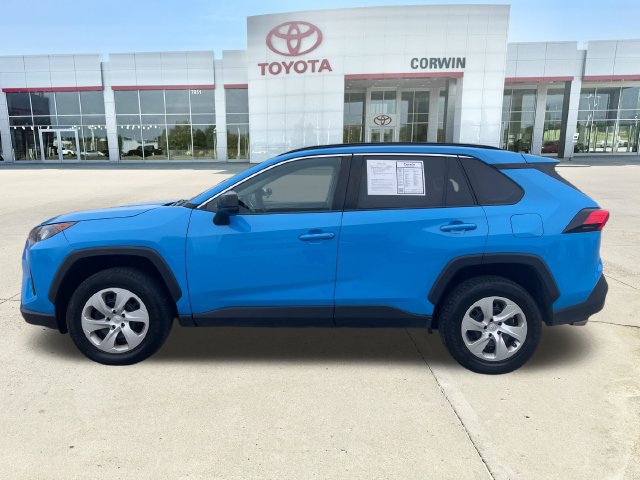 Used 2019 Toyota RAV4 LE AWD/4WD image 2