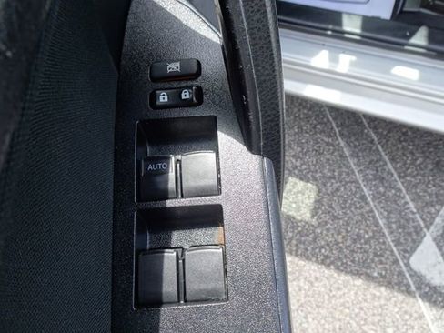 Used 2019 Toyota Corolla LE FWD image 13