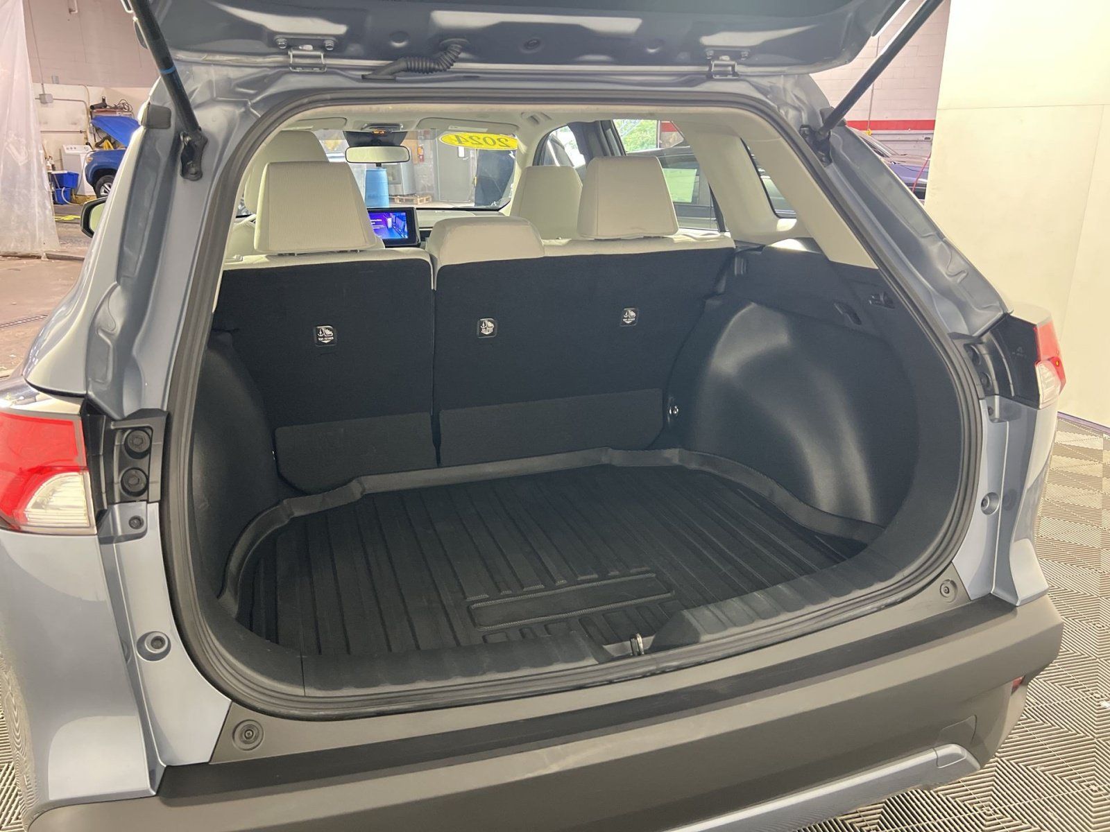 Used 2023 Toyota Corolla Cross L FWD image 26