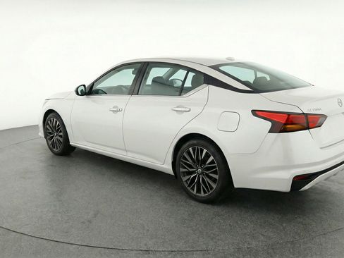 Used 2025 Nissan Altima 2.5 SV image 6