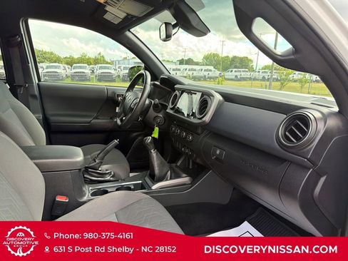 Used 2019 Toyota Tacoma TRD Off-Road AWD/4WD image 38