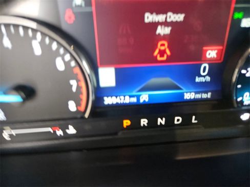 Used 2023 Ford Explorer Limited image 19