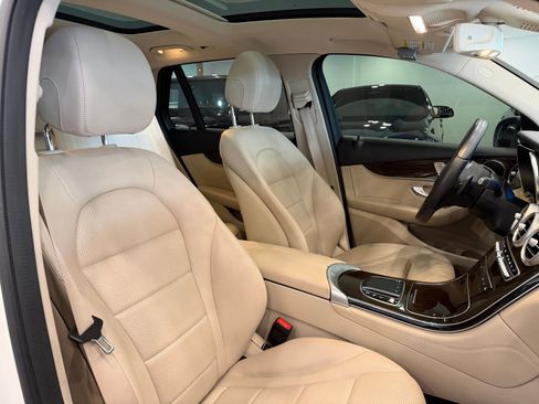 Used 2020 Mercedes-Benz GLC 300 4MATIC image 8