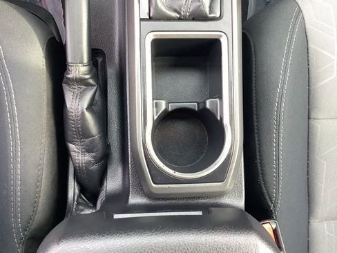 Used 2021 Toyota Tacoma TRD Off-Road AWD/4WD image 33