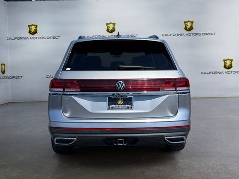 Used 2025 Volkswagen Atlas SE FWD image 4