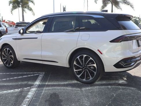 New 2026 Lincoln Nautilus Black Label AWD/4WD image 5