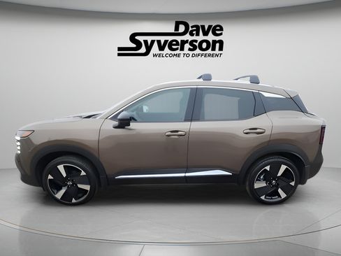 New 2026 Nissan Kicks SR w/ SR Premium Package AWD/4WD image 5