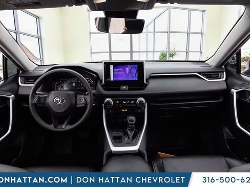 Used 2025 Toyota RAV4 XLE FWD image 4