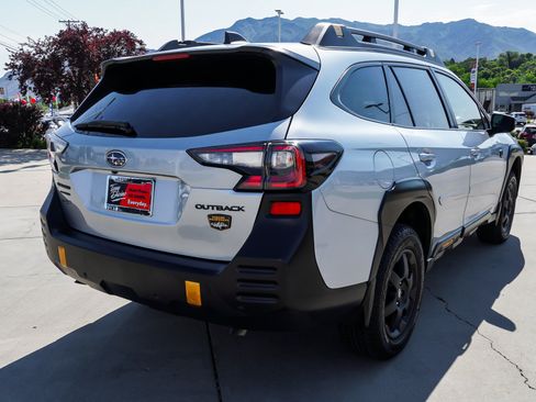 Used 2025 Subaru Outback Wilderness AWD/4WD image 8