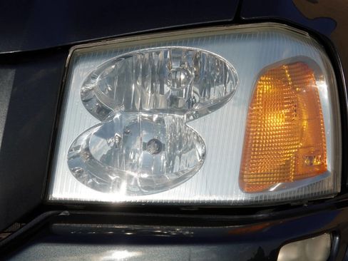 Used 2004 GMC Envoy SLT image 30