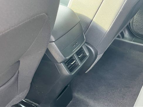 Used 2025 Chevrolet Equinox LT FWD image 23