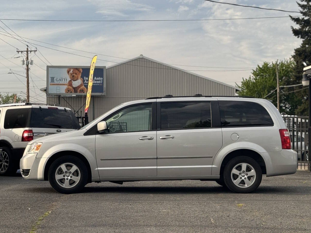 Used 2010 Dodge Grand Caravan SXT FWD image 14