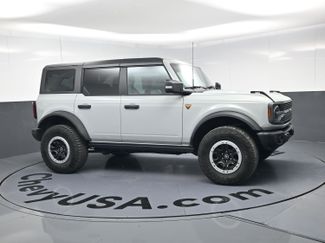 Used 2023 Ford Bronco Badlands w/ Sasquatch Package video 2