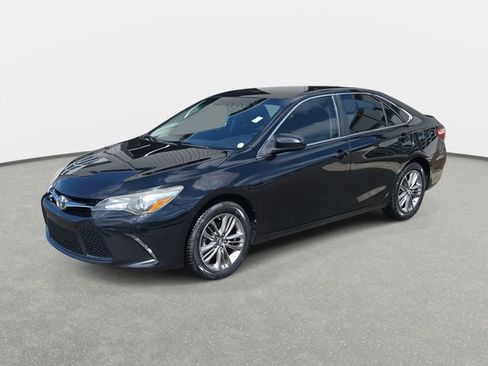Used 2017 Toyota Camry SE image 38