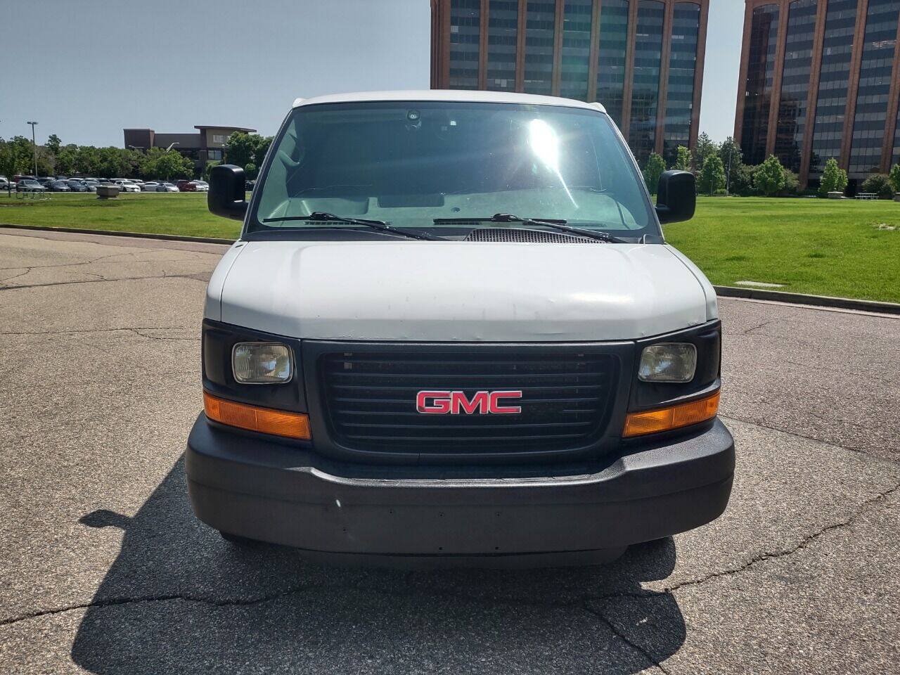 Used 2012 GMC Savana 1500 AWD image 3