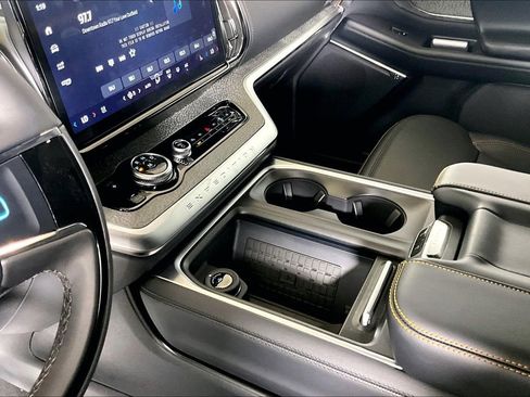 New 2025 Ford Expedition Tremor image 8