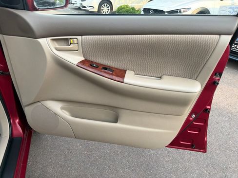 Used 2005 Toyota Corolla LE FWD image 11
