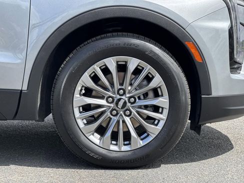 Used 2024 Cadillac XT4 Premium Luxury image 40