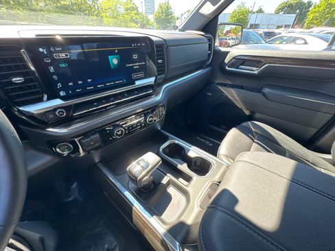 Used 2024 Chevrolet Silverado 1500 LT Trail Boss w/ Convenience Package II AWD/4WD image 21