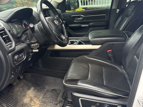 Used 2022 RAM 1500 Laramie AWD/4WD image 2