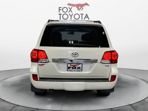 Used 2013 Toyota Land Cruiser image 5