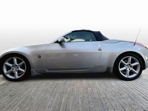 Used 2004 Nissan 350Z Touring image 5