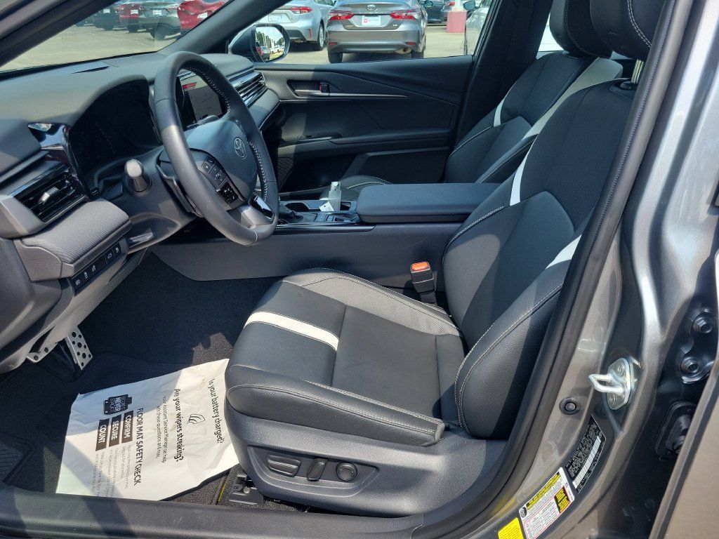 Used 2026 Toyota Camry SE w/ Convenience Package FWD image 15