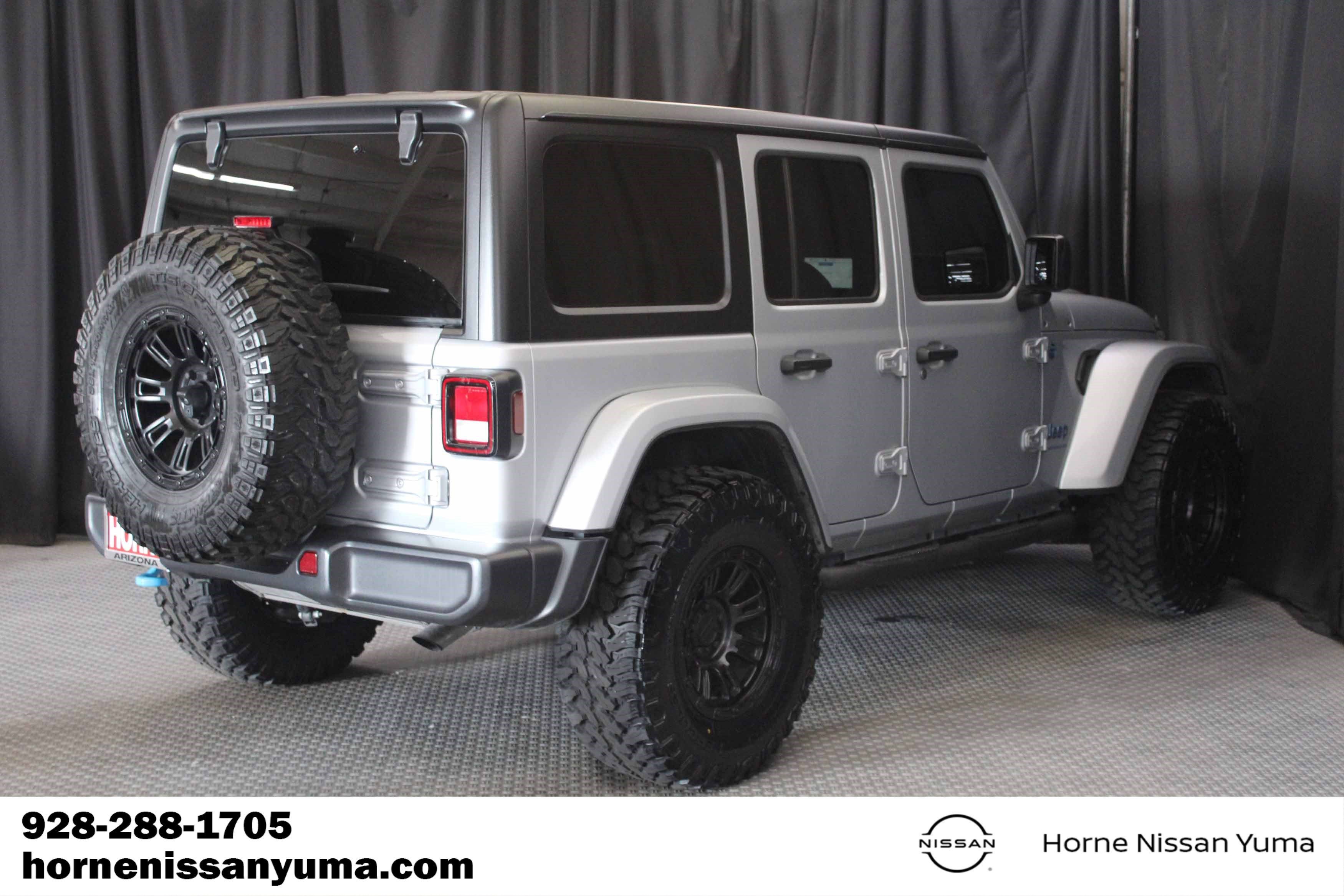 Used 2024 Jeep Wrangler Unlimited w/ LED Headlamp & Fog Lamp Group AWD/4WD image 14