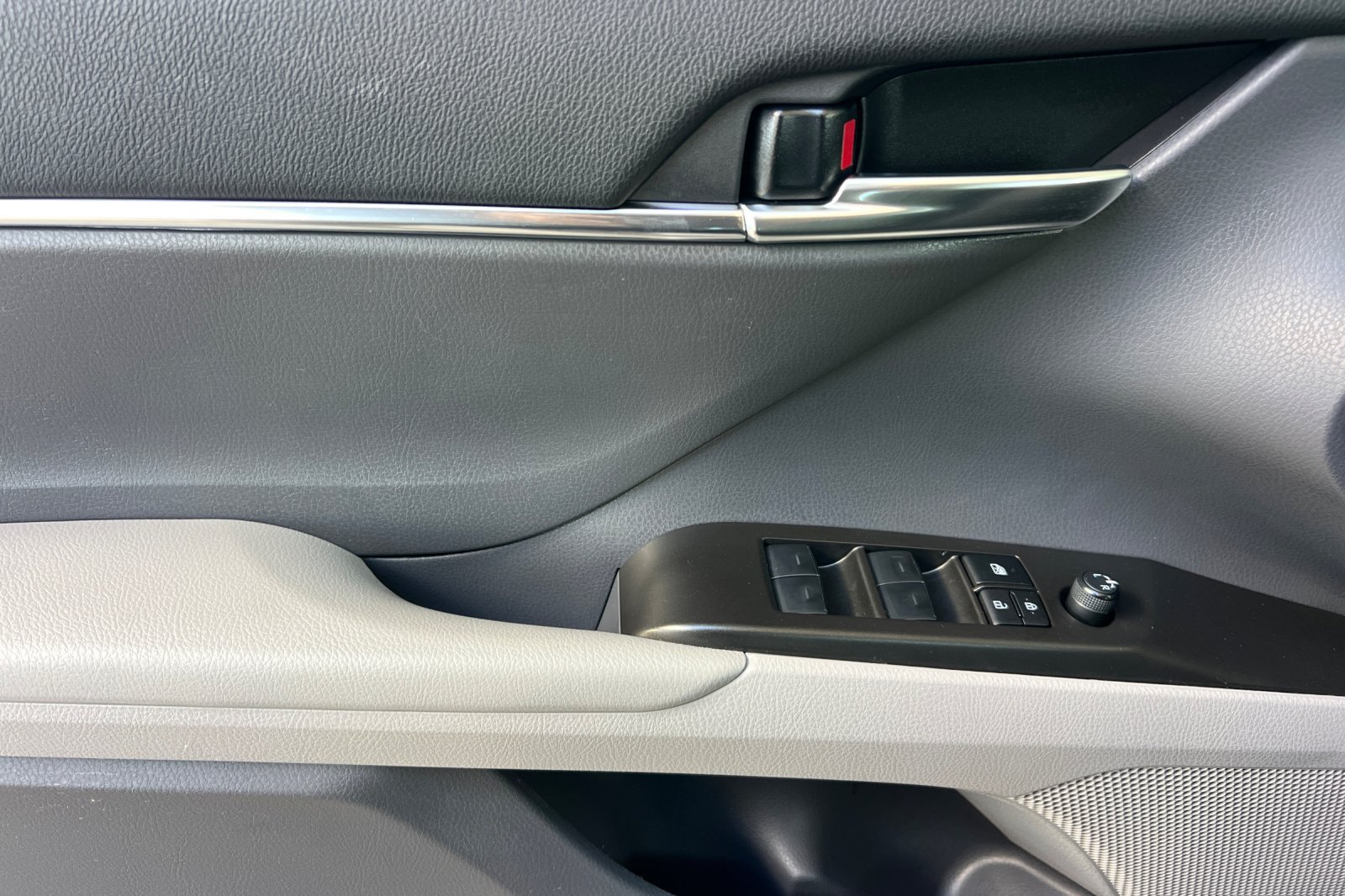 Certified 2024 Toyota Camry LE FWD image 11