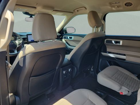 Used 2020 Ford Explorer XLT RWD image 12