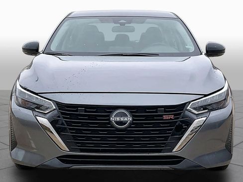 Used 2025 Nissan Sentra SR FWD image 3