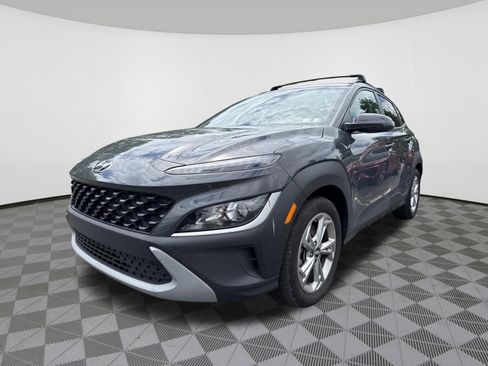 Used 2023 Hyundai Kona SEL AWD/4WD image 3
