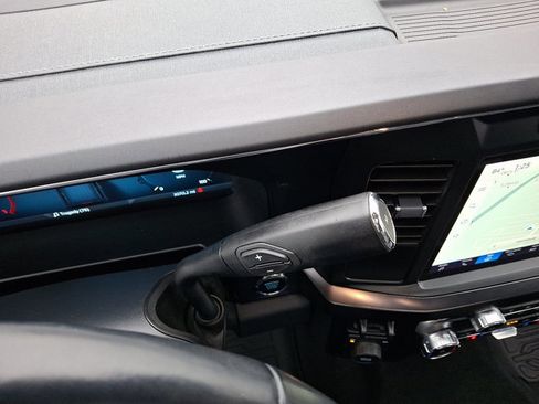 Used 2023 Ford F250 Lariat w/ Chrome Package image 16