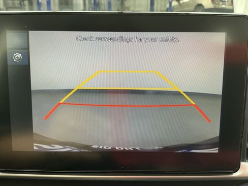 Used 2025 Hyundai Venue SEL image 7