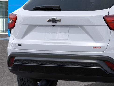 New 2026 Chevrolet Trax RS w/ Sunroof Package FWD image 32