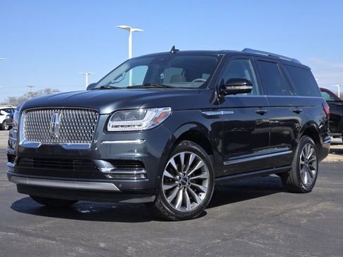 Used 2021 Lincoln Navigator Reserve w/ Luxury Package image 2
