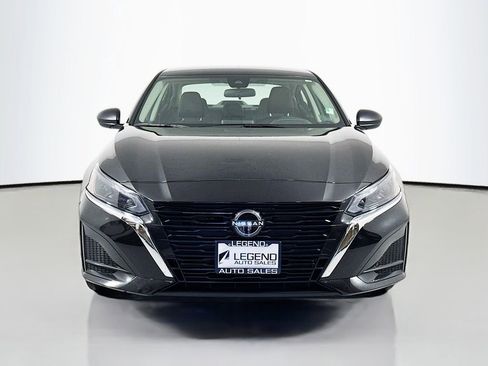 Used 2025 Nissan Altima 2.5 SV image 2