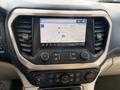 Used 2020 GMC Acadia Denali w/ Trailering Package image 8