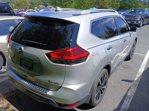 Used 2017 Nissan Rogue SL w/ SL Premium Package AWD/4WD image 4