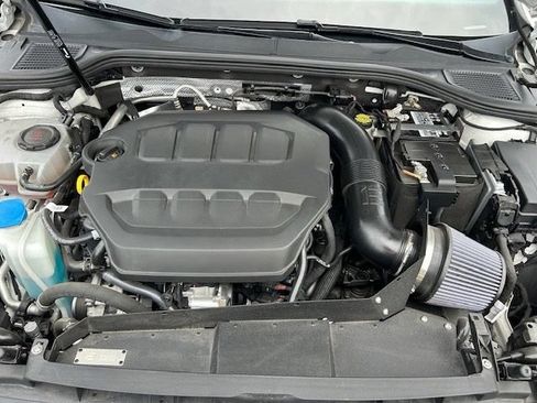 Used 2022 Volkswagen Golf R AWD/4WD image 9