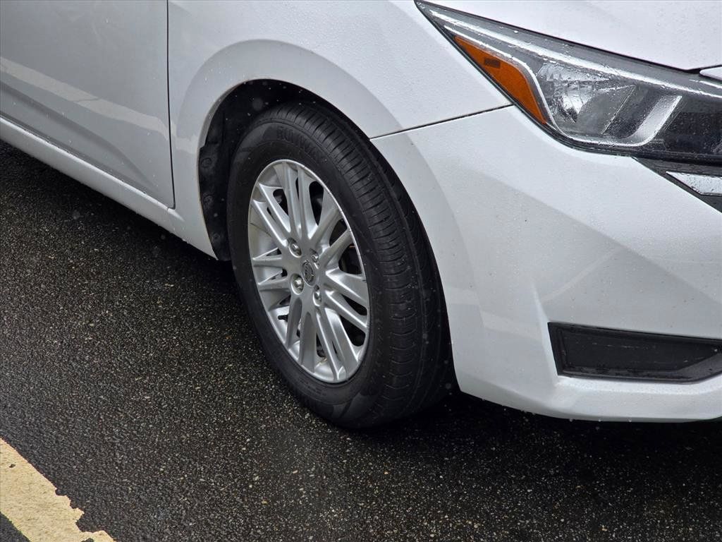 Used 2024 Nissan Versa S FWD image 15